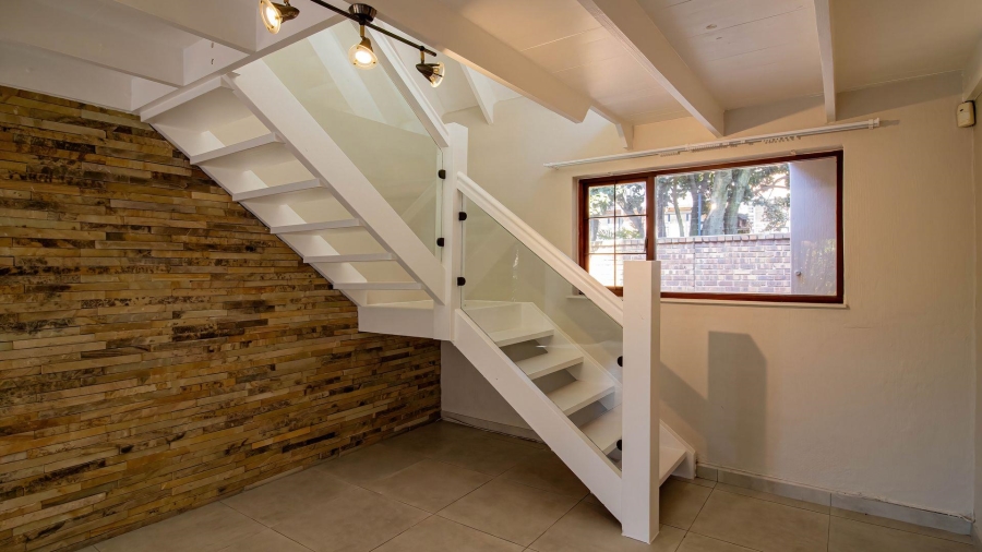 To Let 5 Bedroom Property for Rent in Fairland Gauteng