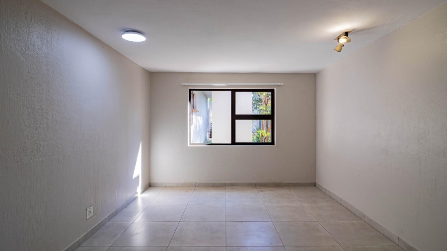 To Let 5 Bedroom Property for Rent in Fairland Gauteng