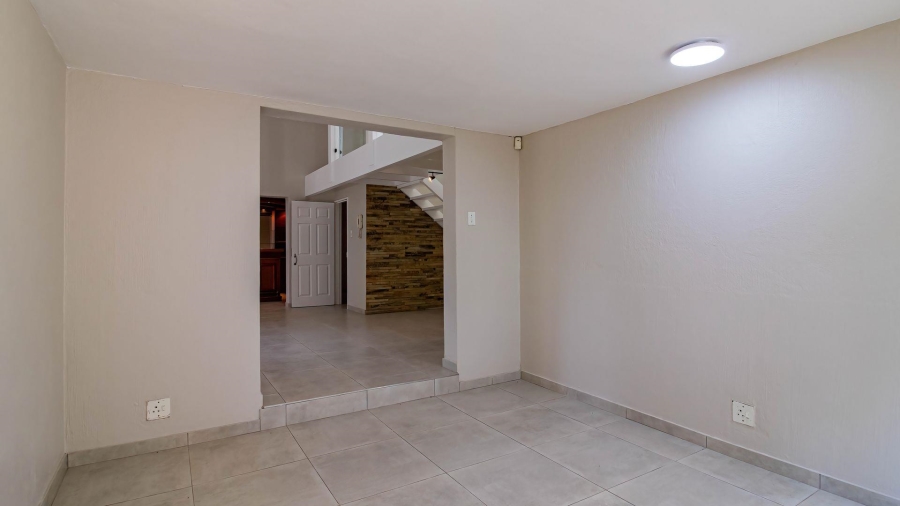 To Let 5 Bedroom Property for Rent in Fairland Gauteng