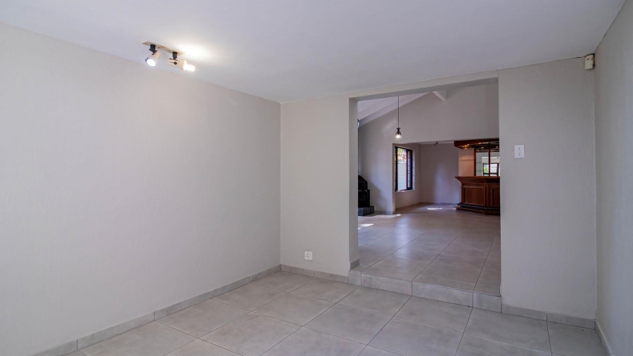 To Let 5 Bedroom Property for Rent in Fairland Gauteng
