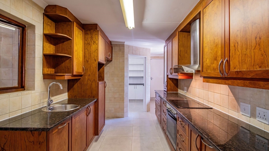 To Let 5 Bedroom Property for Rent in Fairland Gauteng