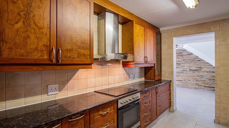 To Let 5 Bedroom Property for Rent in Fairland Gauteng