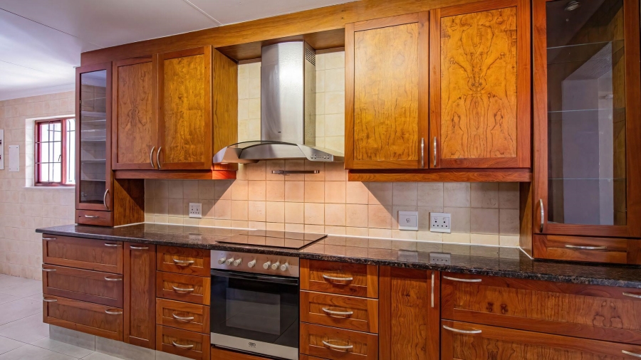 To Let 5 Bedroom Property for Rent in Fairland Gauteng