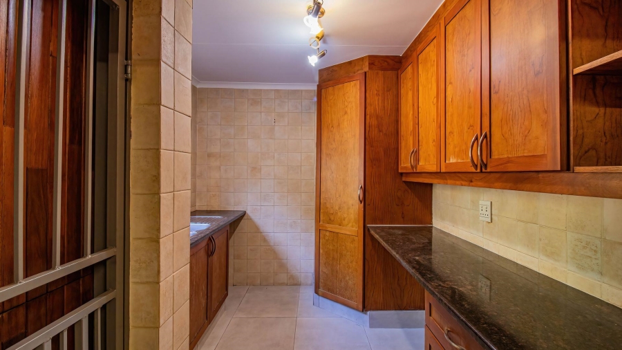 To Let 5 Bedroom Property for Rent in Fairland Gauteng
