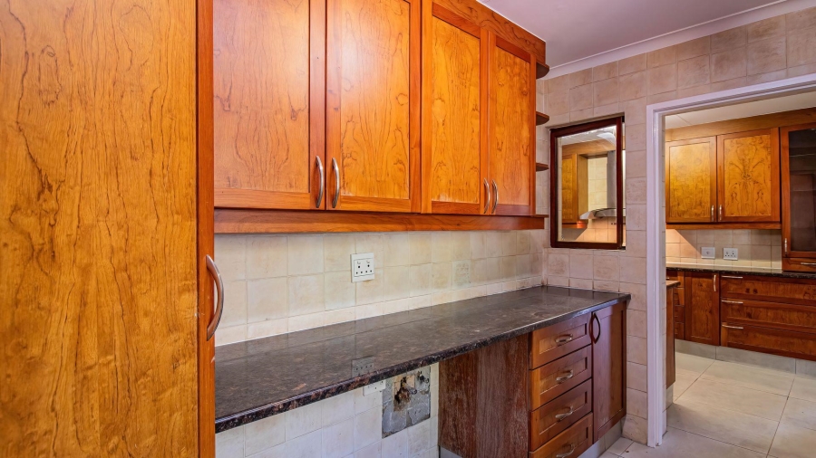 To Let 5 Bedroom Property for Rent in Fairland Gauteng