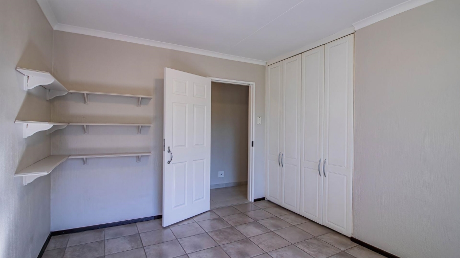 To Let 5 Bedroom Property for Rent in Fairland Gauteng