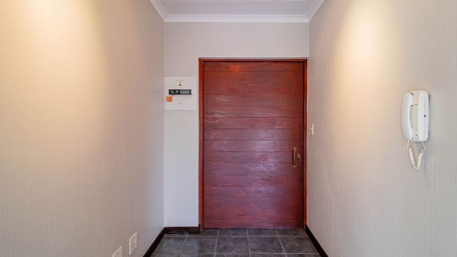 To Let 5 Bedroom Property for Rent in Fairland Gauteng