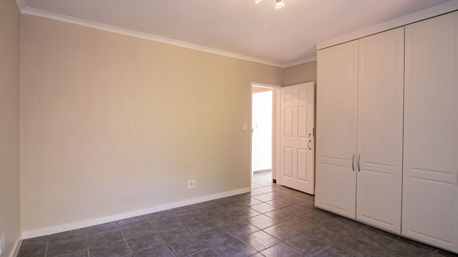 To Let 5 Bedroom Property for Rent in Fairland Gauteng