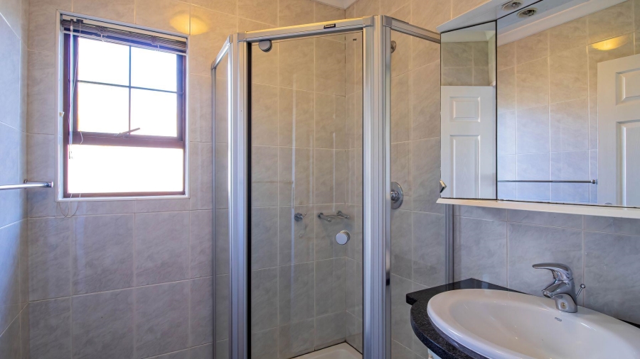To Let 5 Bedroom Property for Rent in Fairland Gauteng