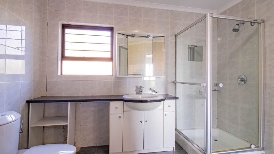 To Let 5 Bedroom Property for Rent in Fairland Gauteng