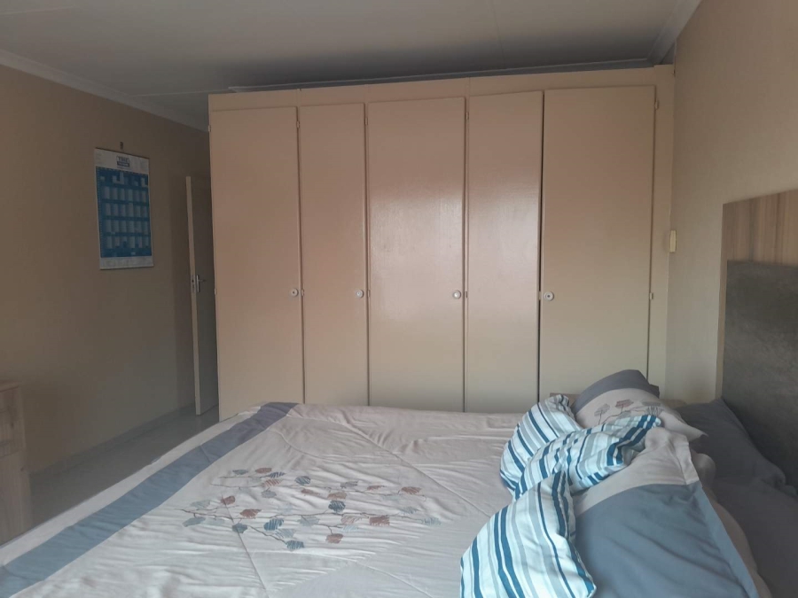 3 Bedroom Property for Sale in New Redruth Gauteng