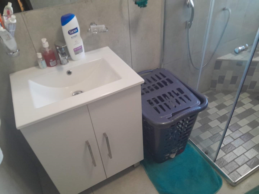 3 Bedroom Property for Sale in New Redruth Gauteng