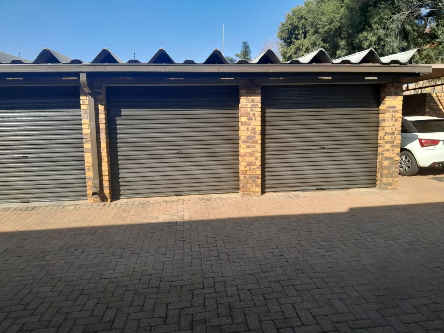 3 Bedroom Property for Sale in New Redruth Gauteng
