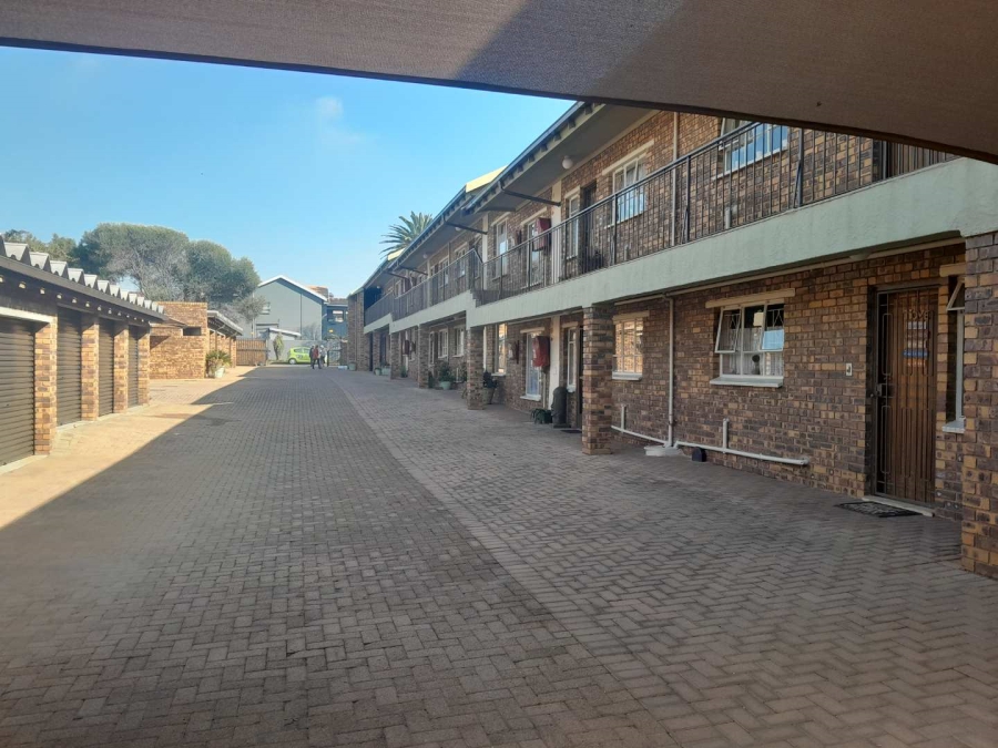 3 Bedroom Property for Sale in New Redruth Gauteng