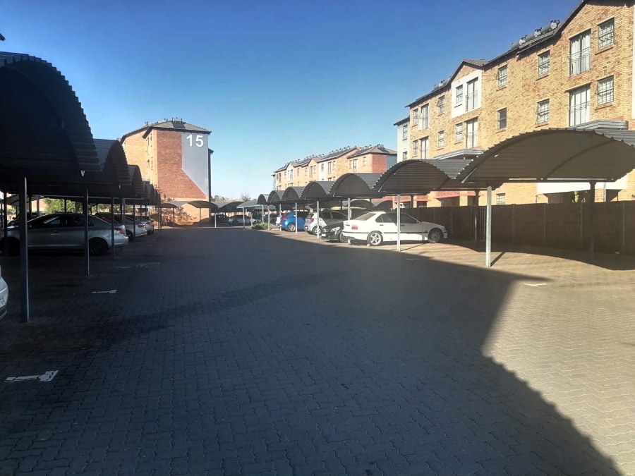 2 Bedroom Property for Sale in Montana Tuine Gauteng