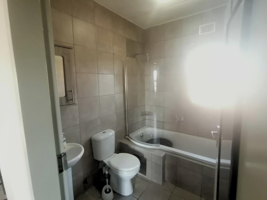 2 Bedroom Property for Sale in Montana Tuine Gauteng