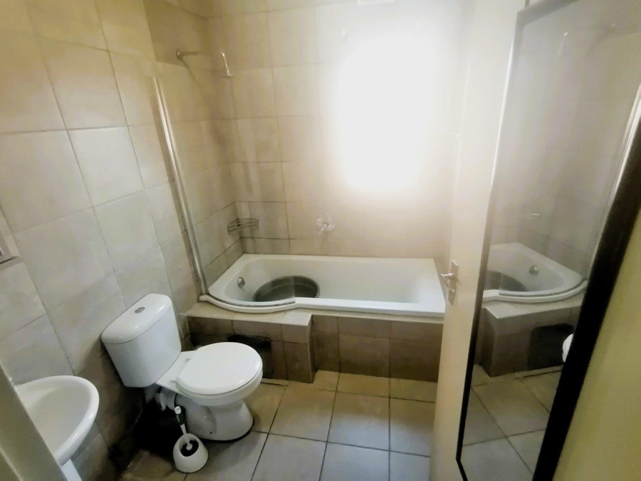 2 Bedroom Property for Sale in Montana Tuine Gauteng