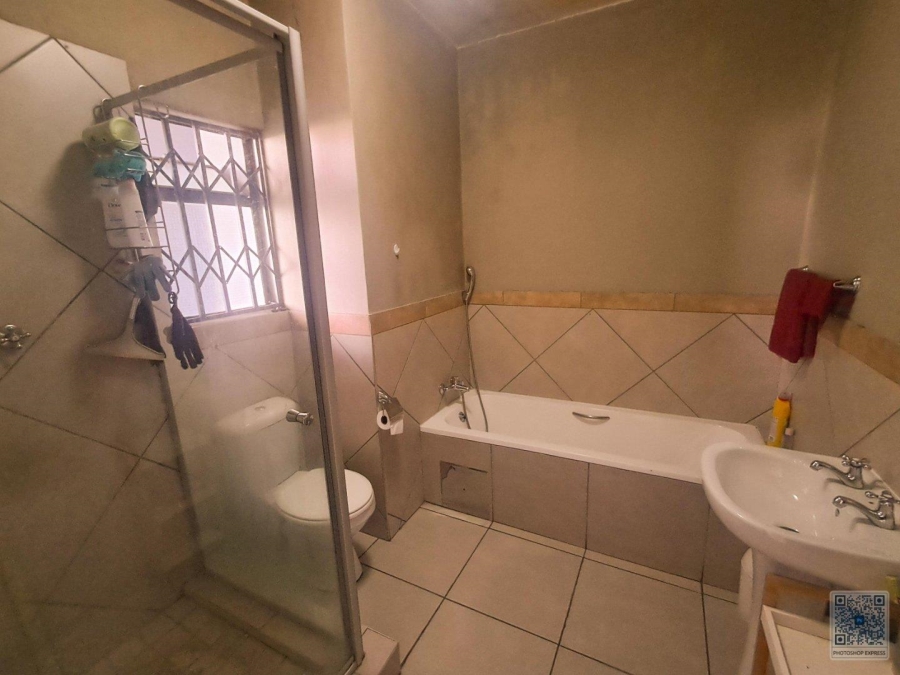 2 Bedroom Property for Sale in Glen Austin AH Gauteng