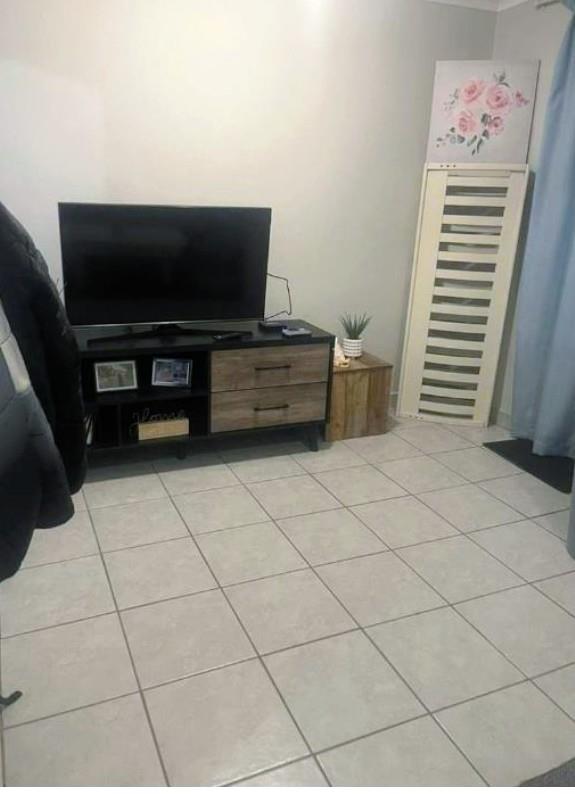 To Let 1 Bedroom Property for Rent in Waverley Gauteng