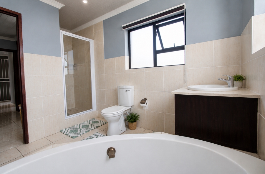 3 Bedroom Property for Sale in Honeydew Manor Gauteng