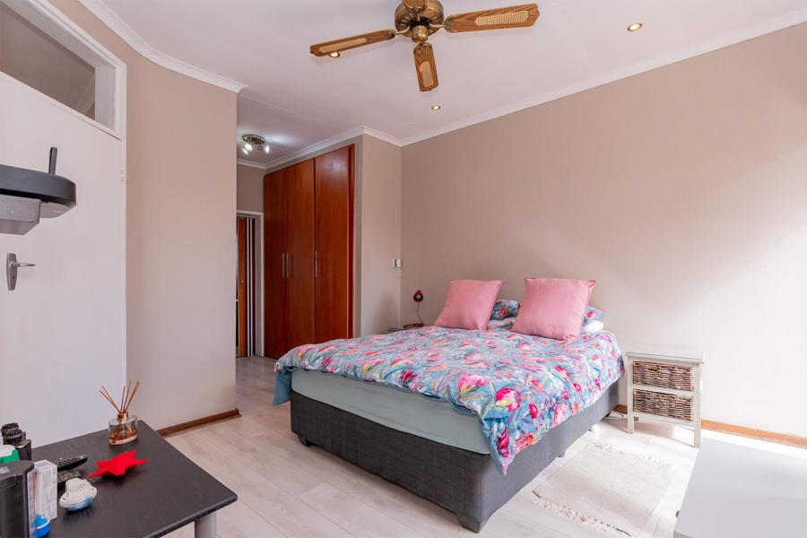 3 Bedroom Property for Sale in Birchleigh North Gauteng