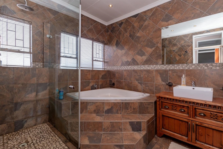 3 Bedroom Property for Sale in Birchleigh North Gauteng