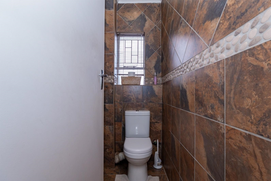 3 Bedroom Property for Sale in Birchleigh North Gauteng