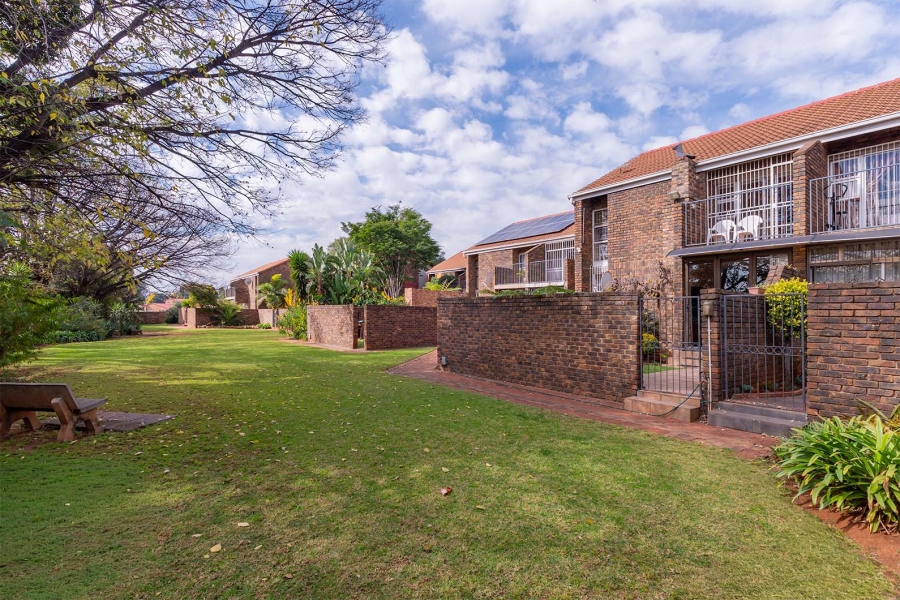 3 Bedroom Property for Sale in Birchleigh North Gauteng