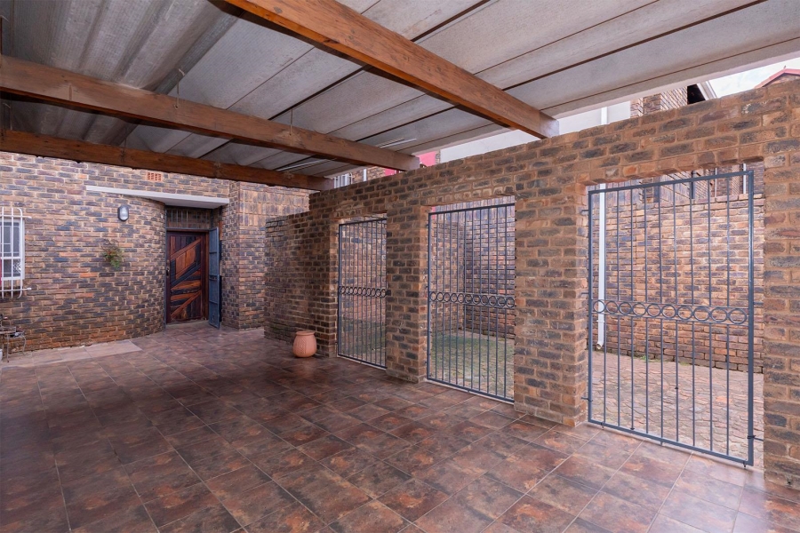 3 Bedroom Property for Sale in Birchleigh North Gauteng