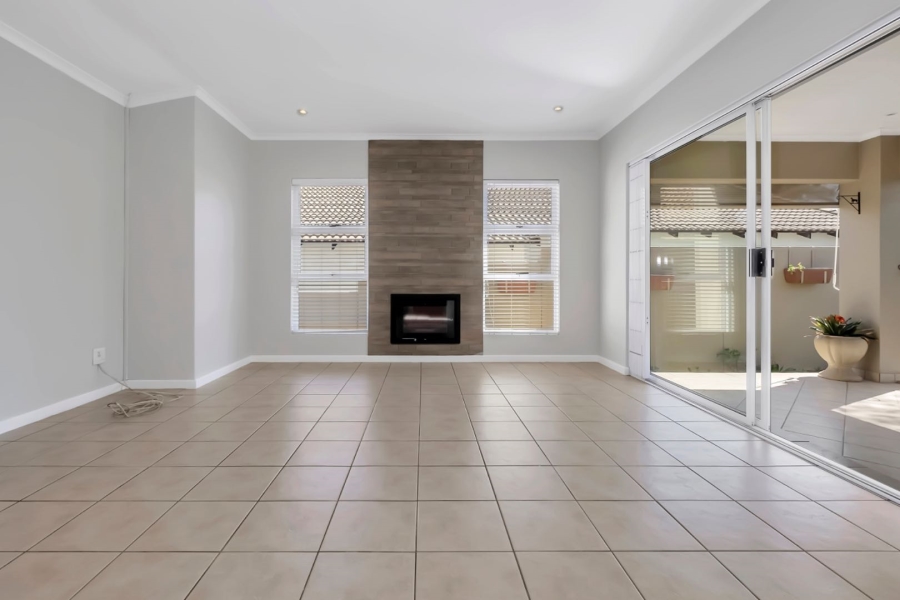 To Let 3 Bedroom Property for Rent in Cedar Lakes Gauteng