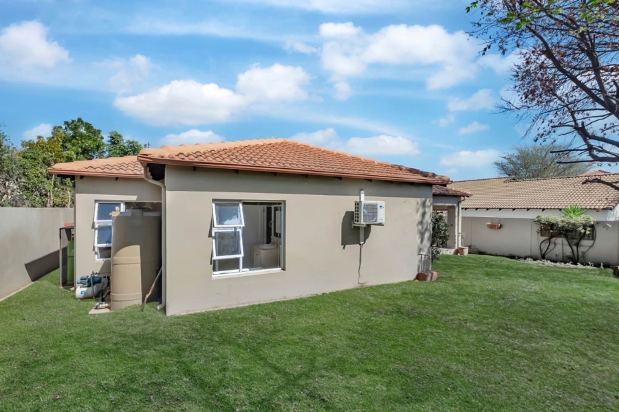 To Let 3 Bedroom Property for Rent in Cedar Lakes Gauteng