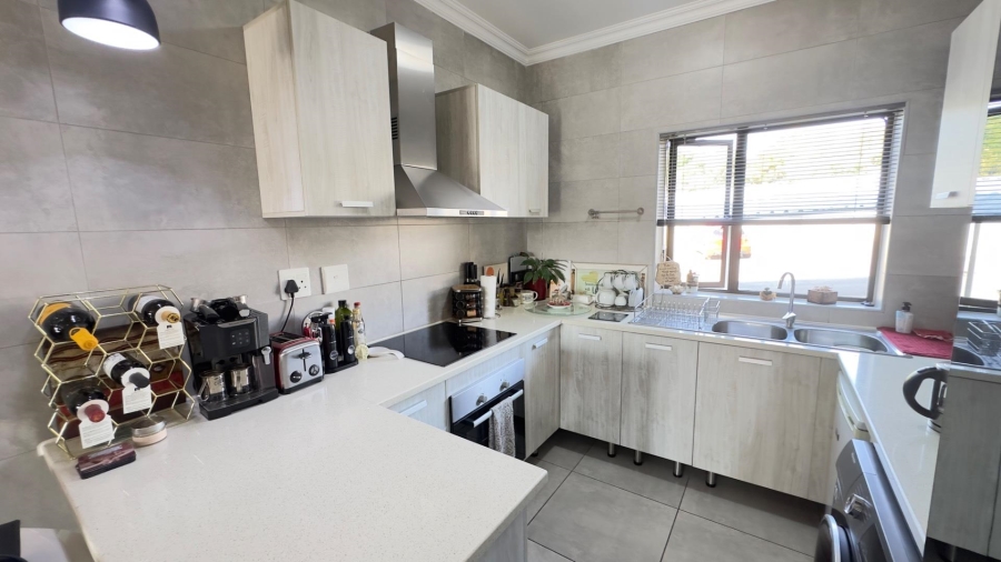 2 Bedroom Property for Sale in Broadacres Gauteng