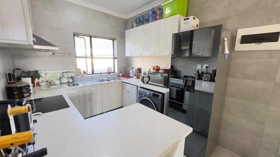 2 Bedroom Property for Sale in Broadacres Gauteng