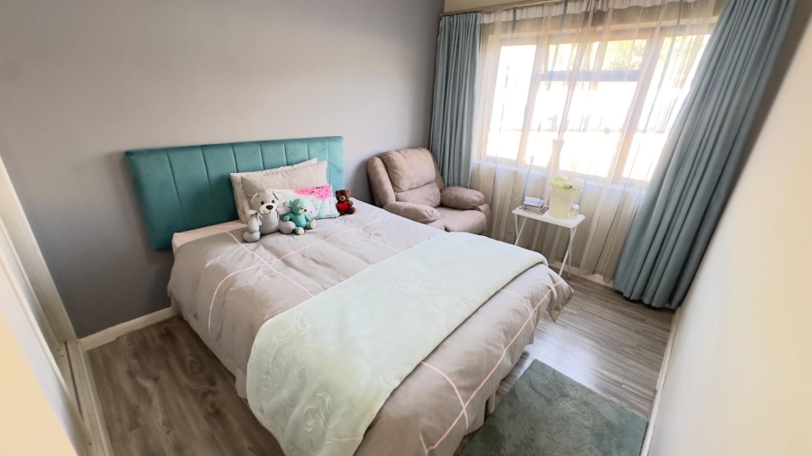 2 Bedroom Property for Sale in Broadacres Gauteng