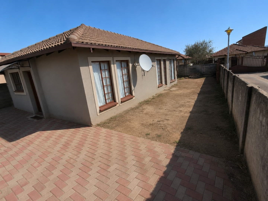 3 Bedroom Property for Sale in Nellmapius Gauteng