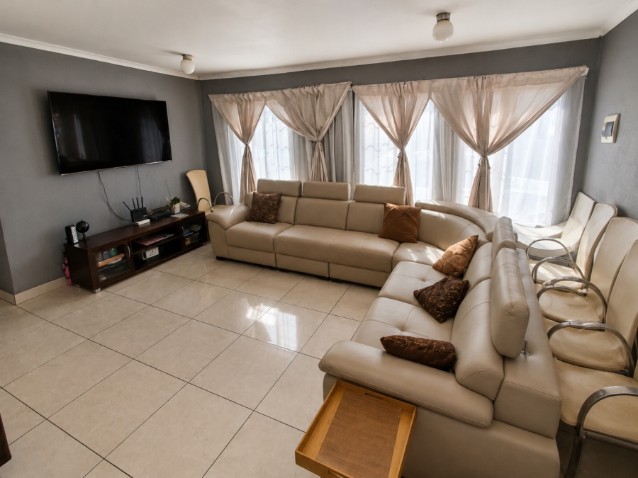 3 Bedroom Property for Sale in Nellmapius Gauteng