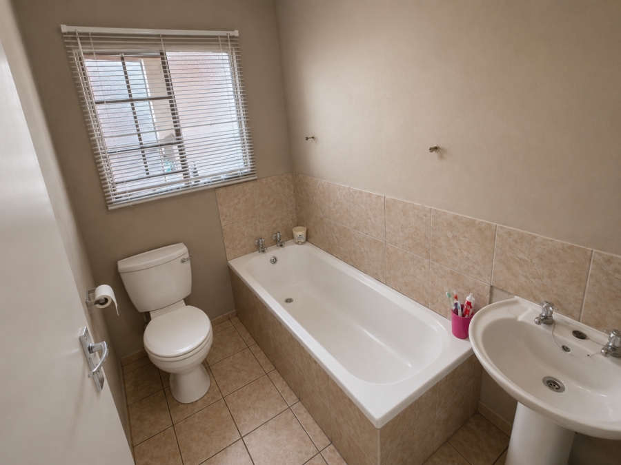 3 Bedroom Property for Sale in Nellmapius Gauteng