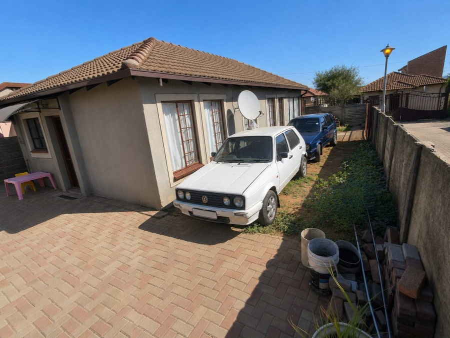 3 Bedroom Property for Sale in Nellmapius Gauteng