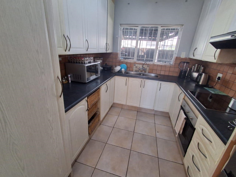 3 Bedroom Property for Sale in Eldoraigne Gauteng
