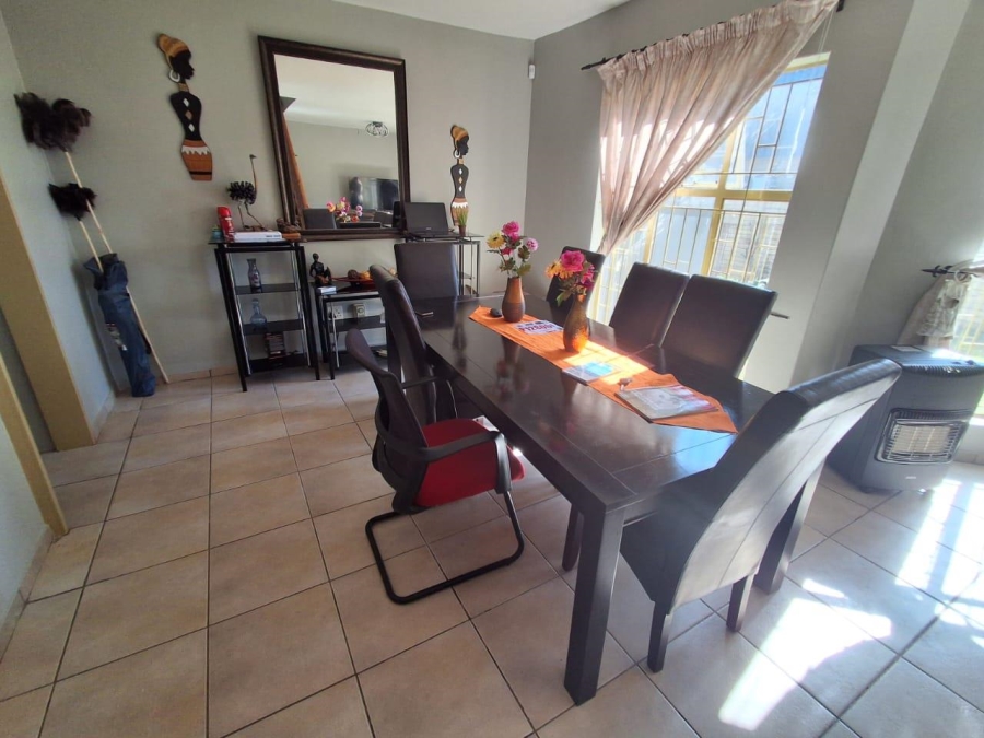 3 Bedroom Property for Sale in Eldoraigne Gauteng