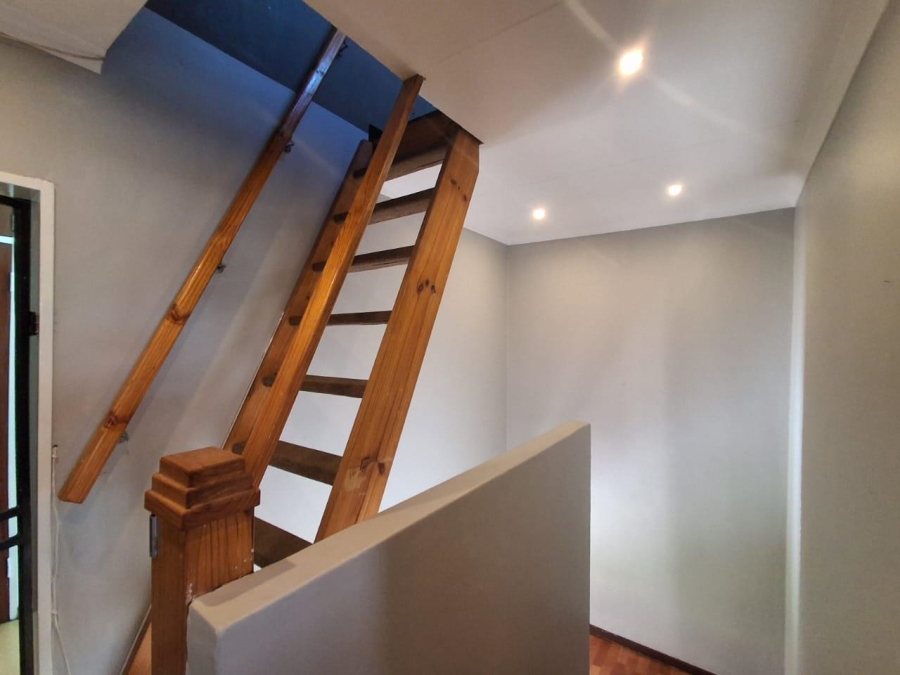 3 Bedroom Property for Sale in Eldoraigne Gauteng