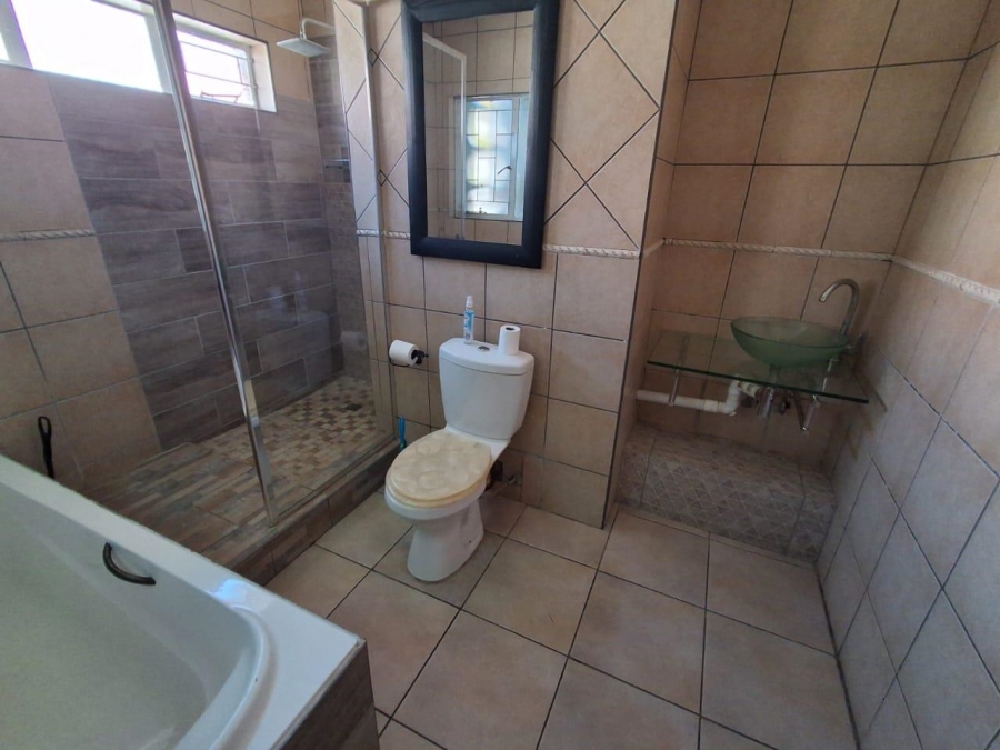 3 Bedroom Property for Sale in Eldoraigne Gauteng