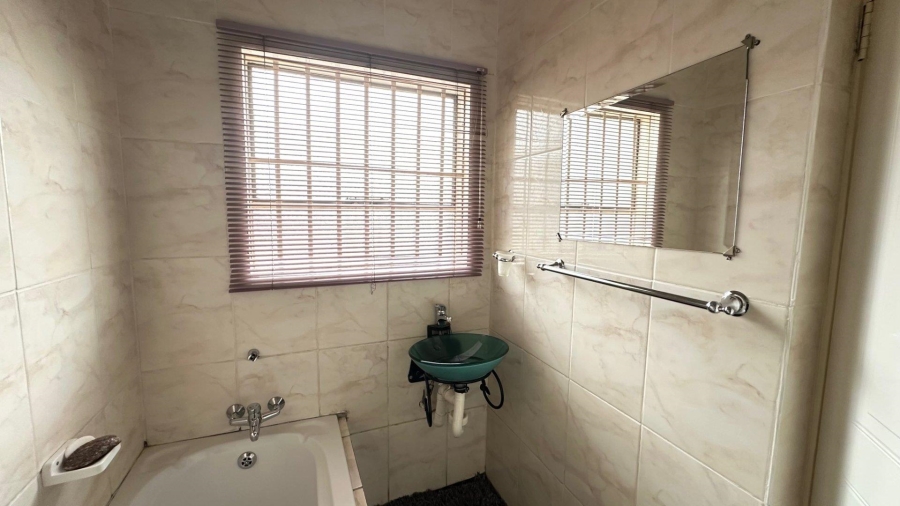 To Let 4 Bedroom Property for Rent in Ninapark Gauteng