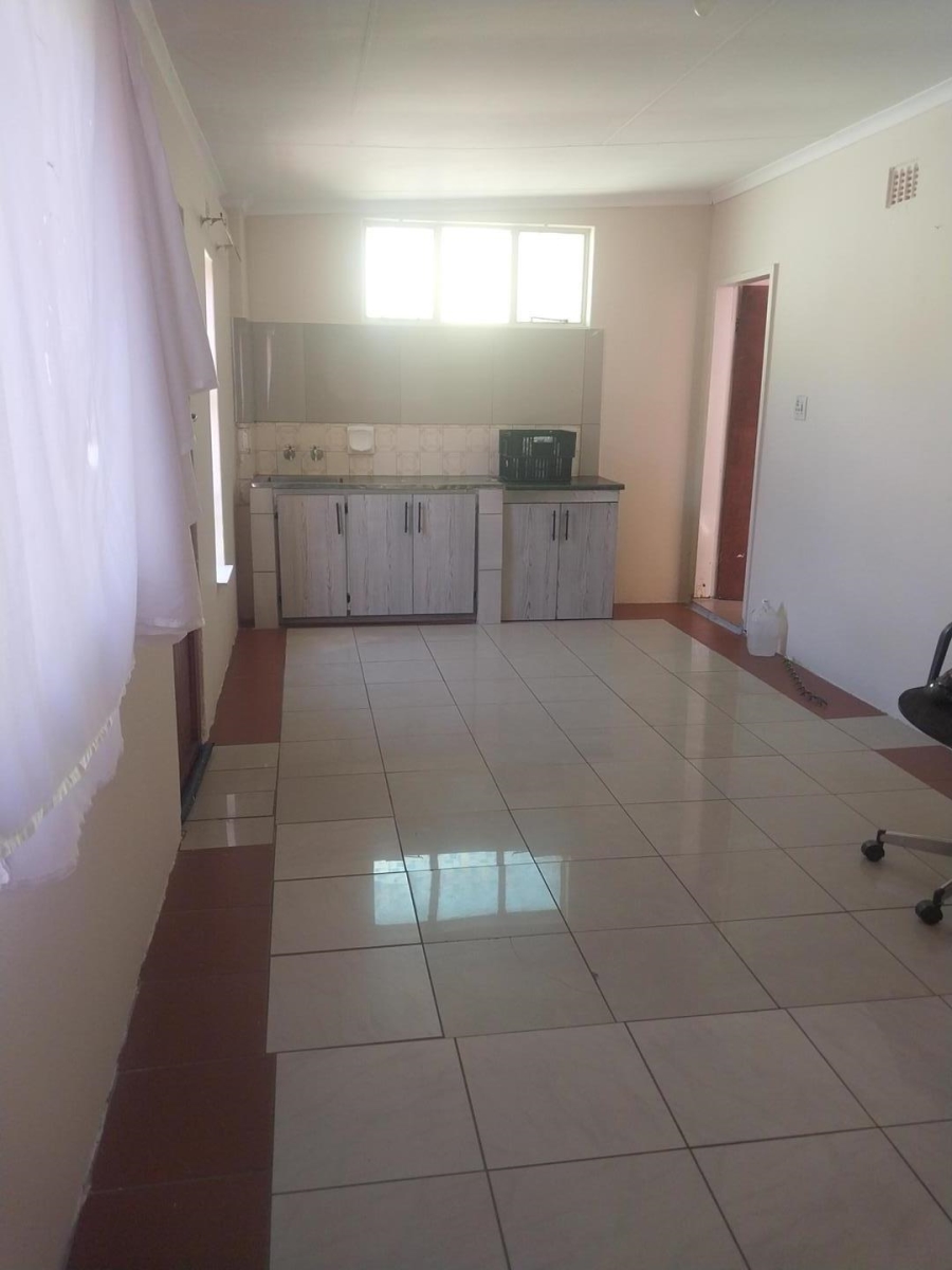 To Let 1 Bedroom Property for Rent in Robertsham Gauteng