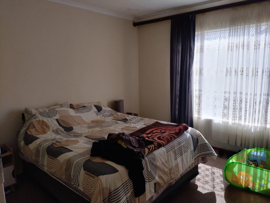 To Let 2 Bedroom Property for Rent in Lakefield Gauteng