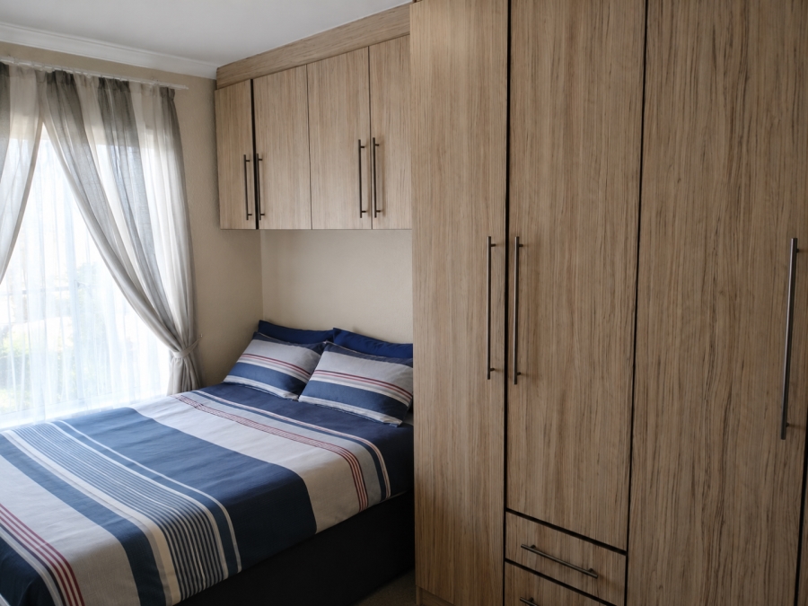 To Let 2 Bedroom Property for Rent in Lakefield Gauteng