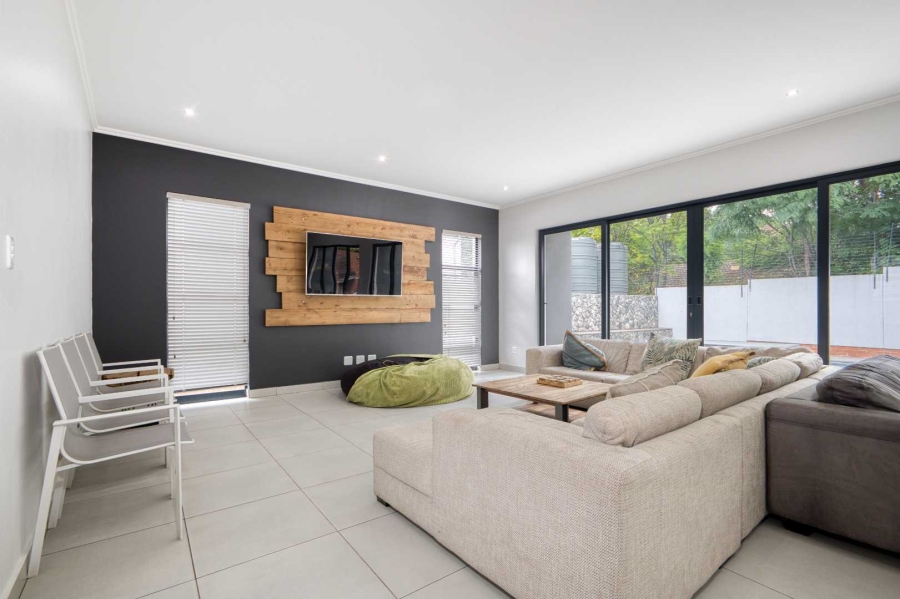 3 Bedroom Property for Sale in Broadacres Gauteng