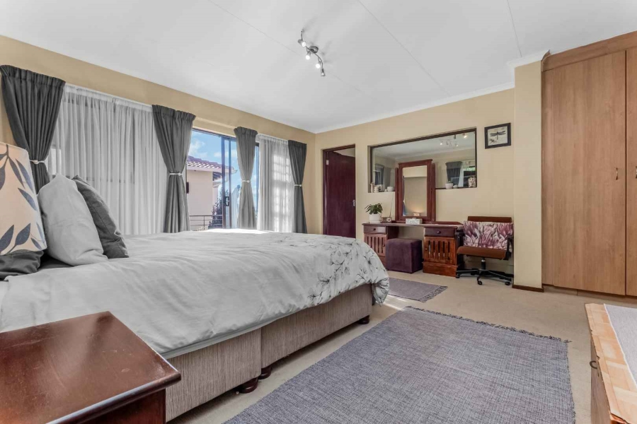 3 Bedroom Property for Sale in Broadacres Gauteng