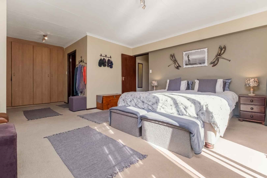 3 Bedroom Property for Sale in Broadacres Gauteng