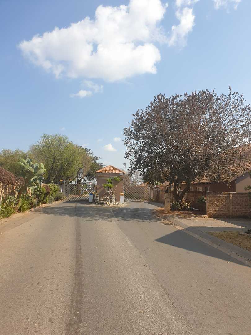 2 Bedroom Property for Sale in Kleinfontein Gauteng